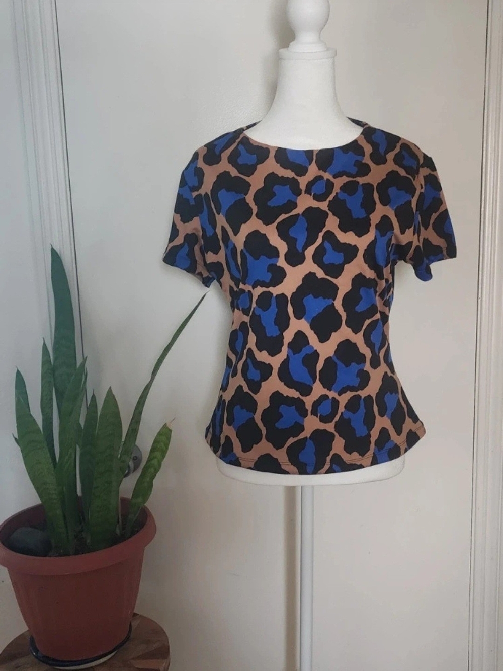 New York & Company Brown and Blue Short Sleeve Leopard Print Top
